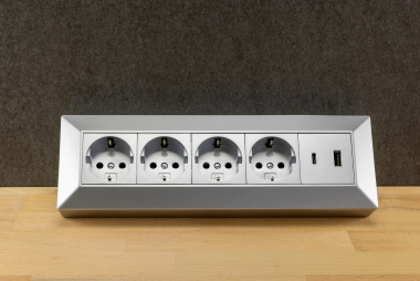 4-fach Steckdosenblock, USB-A+C, silber